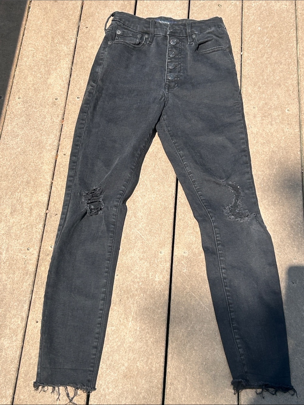 Aeropostale super high rise curvy jagging black Ripped Skinny Jean